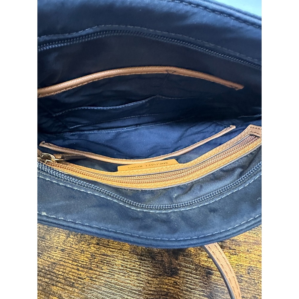 Michael Kors Kelsey Navy Nylon Crossbody Bag Gold Tone Hardware Adjustable Strap - Picture 10 of 15
